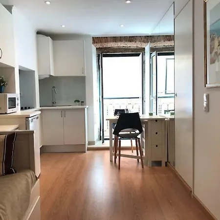 Studio In Center! Tram 28 Apartment Lisbon