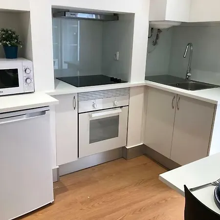Studio In Center! Tram 28 Apartment Lisbon