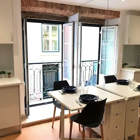 Studio In Center! Tram 28 * Lisbon
